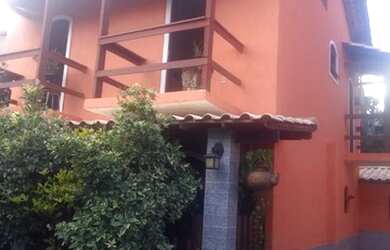 Imagem: A casa em condomínio possui 3 Dormitórios, 2 Banheiros, 2