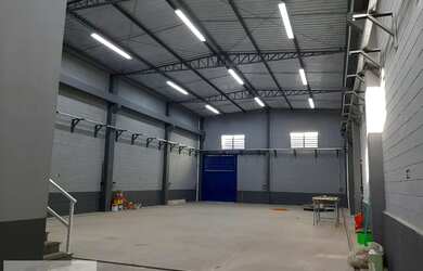 Imagem: O depósito possui 3 Vagas na garagem, 416m² de Área, Ar-condicionado