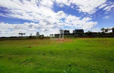 Imagem: O terreno possui 1.000m² de Área, Imóvel novo e está localizado