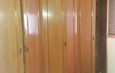 Imagem: O apartamento possui 3 Dormitórios, 1 Banheiro, 1 Vaga na garagem