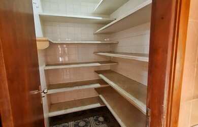 Imagem: A casa possui 4 Dormitórios, 5 Banheiros, 360m² de Área e