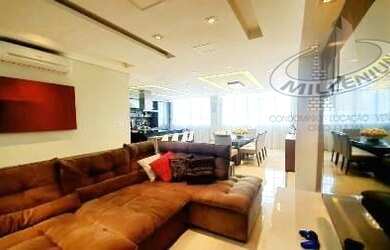 Imagem: A casa possui 3 Dormitórios, 4 Banheiros, 3 Vagas na garagem