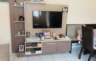 Imagem: O apartamento possui 2 Dormitórios, 1 Banheiro, 1 Vaga na garagem