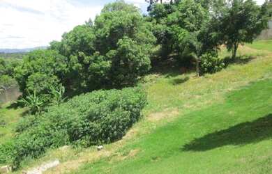 Imagem: O terreno possui 2679m² de Área e está localizado em Louveira