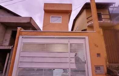 Imagem: A casa possui 3 Dormitórios, 3 Banheiros, 2 Vagas na garagem