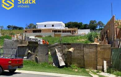 Imagem: O terreno possui 360m² de Área, Imóvel novo e está localizado