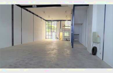 Imagem: O depósito possui 300m² de Área e está localizado em Chácaras