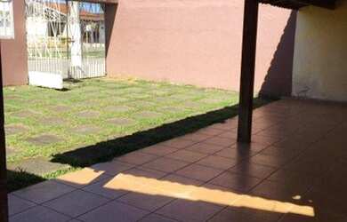 Imagem: A casa possui 2 Dormitórios, 2 Banheiros, 360m² de Área e