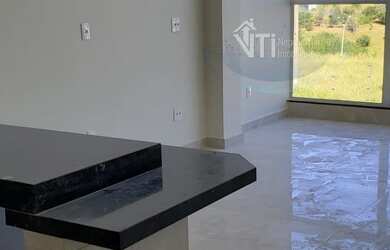 Imagem: O apartamento possui 3 Dormitórios, 1 Banheiro, 2 Vagas na