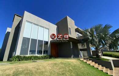 Imagem: A casa em condomínio possui 5 Dormitórios, 5 Banheiros, 5