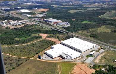 Imagem 1: Galpão/Depósito/Armazém para aluguel com 3032 metros quadrados em Varejão...