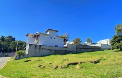 Imagem: O terreno possui 607m² de Área e está localizado em Loteamento