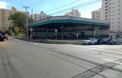 Imagem: O depósito possui 5 Vagas na garagem, 600m² de Área e está