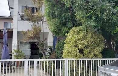 Imagem: A casa em condomínio possui 4 Dormitórios, 5 Banheiros, 2