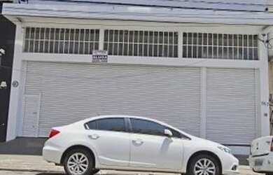 Imagem: O depósito possui 4 Vagas na garagem e 997m² de Área e está