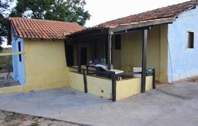 Imagem: A fazenda possui 220m² de Área e está localizado em Centro