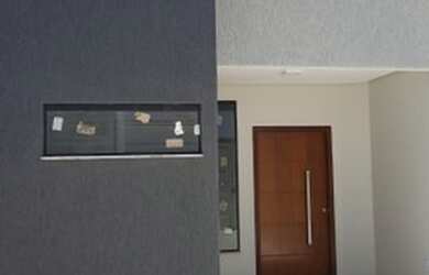 Imagem: A casa possui 3 Dormitórios, 2 Banheiros, 3 Vagas na garagem