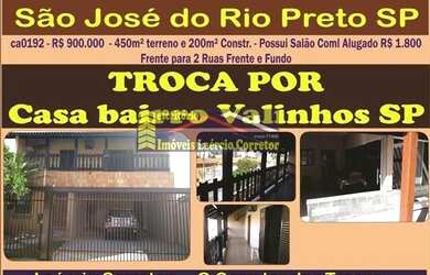 Imagem: A casa possui 3 Dormitórios, 3 Banheiros, 5 Vagas na garagem