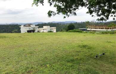 Imagem: O terreno possui 1.233m² de Área e está localizado em Alphaville