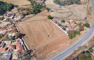 Imagem: O terreno possui 24.200m² de Área e está localizado em Bragança