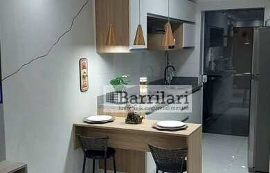 Imagem: O apartamento possui 2 Dormitórios, 1 Banheiro, 1 Vaga na garagem