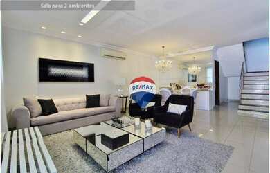 Imagem: A casa em condomínio possui 4 Dormitórios, 5 Banheiros, 4