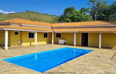 Imagem: A chácara possui 300m² de Área e está localizado em Portão