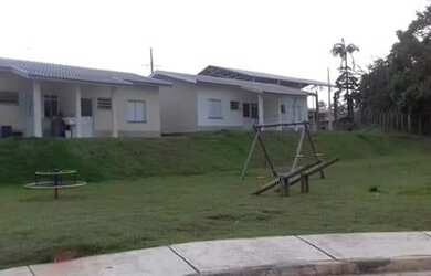 Imagem: A casa em condomínio possui 2 Dormitórios, 1 Banheiro, 2 Vagas