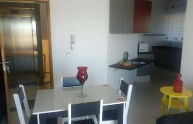 Imagem: O apartamento possui 2 Dormitórios, 1 Banheiro, 2 Vagas na