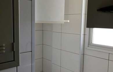 Imagem: O apartamento possui 1 Dormitório, 1 Banheiro, 1 Vaga na garagem