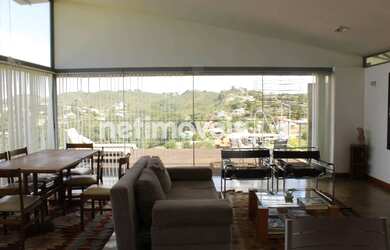 Imagem: A casa em condomínio possui 1 Dormitório, 2 Banheiros, 2 Vagas