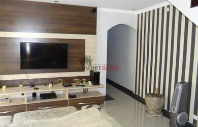 Imagem: A casa possui 3 Dormitórios, 3 Banheiros, 2 Vagas na garagem