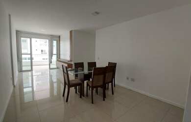 Imagem: O apartamento possui 4 Dormitórios, 3 Banheiros, 2 Vagas na