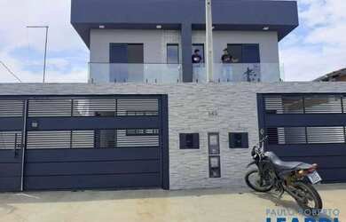 Imagem: A casa possui 3 Dormitórios, 4 Banheiros, 2 Vagas na garagem