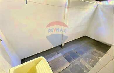 Imagem: A casa possui 2 Dormitórios, 2 Banheiros, 1 Vaga na garagem