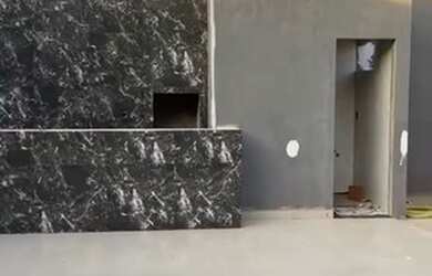 Imagem: A casa possui 2 Dormitórios, 3 Banheiros, 4 Vagas na garagem