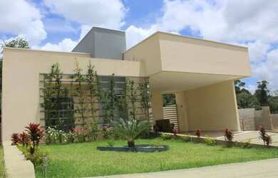 Imagem: A casa em condomínio possui 3 Dormitórios, 2 Banheiros, 4