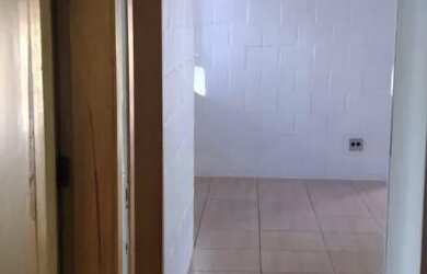 Imagem: A casa possui 2 Dormitórios, 1 Banheiro, 1 Vaga na garagem