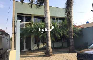 Imagem: O depósito possui 3 Vagas na garagem, 236m² de Área e está