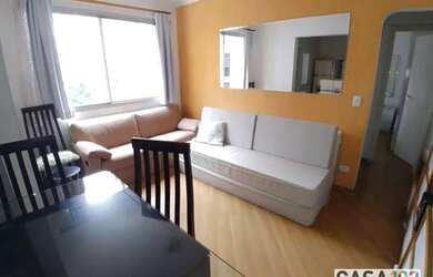 Imagem: O apartamento possui 1 Dormitório, 1 Banheiro, 1 Vaga na garagem