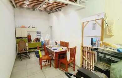 Imagem: A casa em condomínio possui 3 Dormitórios, 2 Banheiros, 2