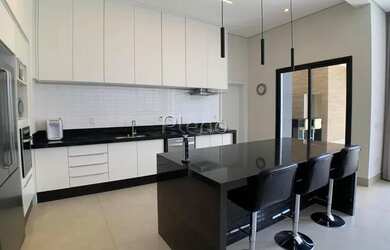 Imagem 15: Venda Casa com 325,09 metroQuadrado, 5 dormitório s , 3 vaga s . Swiss...