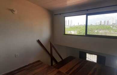 Imagem: O apartamento possui 1 Dormitório, 1 Banheiro, 1 Vaga na garagem