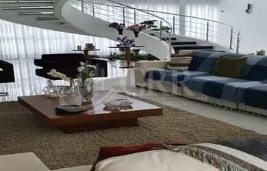 Imagem: A casa em condomínio possui 5 Dormitórios, 5 Banheiros, 4