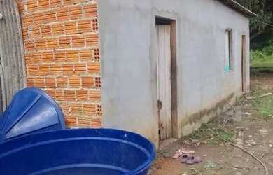 Imagem 2: Vendo essa casa. 