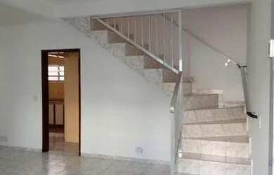 Imagem: A casa possui 3 Dormitórios, 2 Banheiros, 2 Vagas na garagem