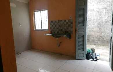 Imagem: A casa possui 2 Dormitórios, 1 Banheiro e 1 Vaga na garagem