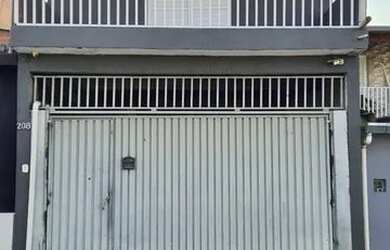 Imagem: A casa à venda possui 5 Dormitórios, 3 Banheiros, 2 Vagas