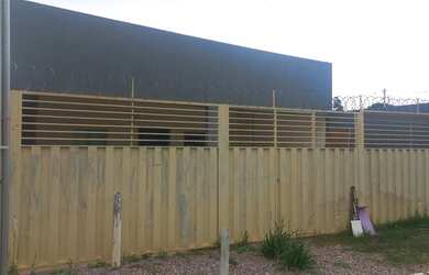 Imagem: A casa em condomínio possui 2 Dormitórios, 2 Banheiros, 2