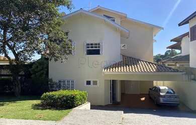 Imagem: A casa em condomínio possui 5 Dormitórios, 5 Banheiros, 5